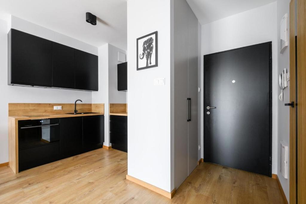 Grzybowska Residence Inter-Apartments Варшава Экстерьер фото